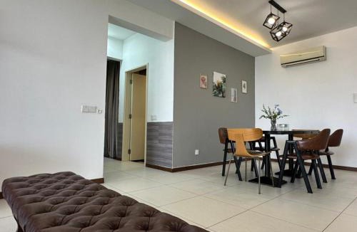 Seri Tanjung Pinang Apartment | Spacious Comfy 8pax, 3 Bedroom, 2 Car Park, The Landmark