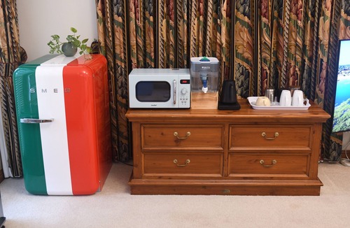 Strathfield House | Spacious-Cozy Oversized Room in Leafy Strathfield