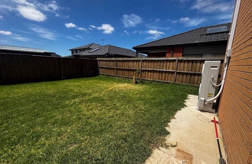 Werribee House | Spacious Private 4BR Upper Floor Sleeps 8 Spa Free Parking.Free Wifi.Netflix