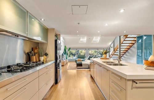 Woolloomooloo Apartment | Spacious Waterfront Loft at Woolloomooloo Wharf