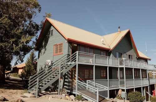 East Jindabyne Apartment | Spectacular views over Lake Jindabyne and the Snowy Mountains.