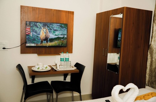 Vyalikaval HBCS Layout Hotel | SPIRIT INN SUITES