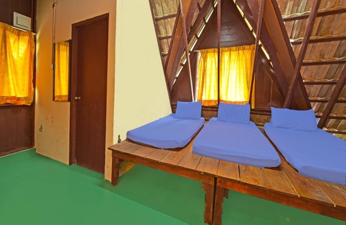 Selandar Hotel | SPOT ON 90612 Batu Lebah Eco Park