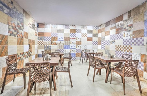 Rohtak Hotel | SPOT ON Royal King Guest House