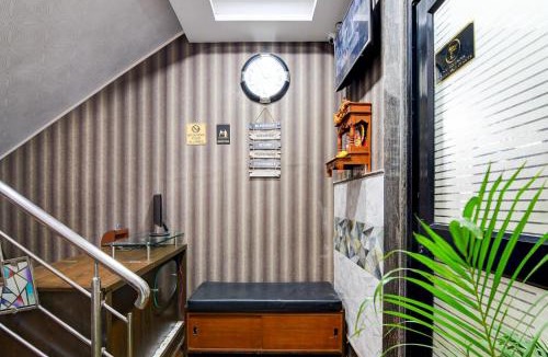 Sector II Hotel | Springwood Inn - 400m Sector V Metro