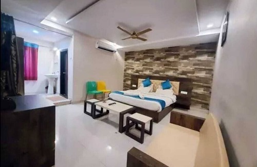 Bhavanipuram Hotel | SR GRAND HOTEL