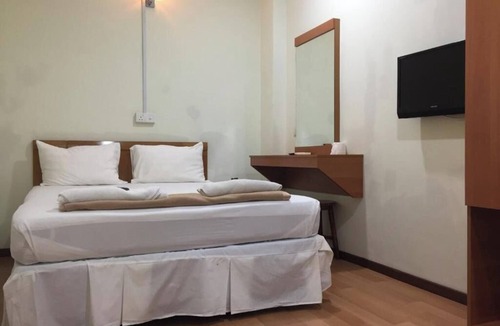 Hulu Selangor Hotel | Sri Malik Hotel Tanjung Malim