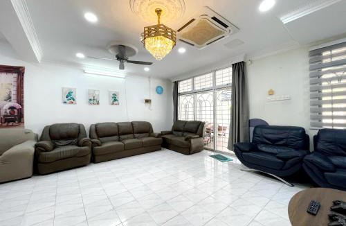 Seremban House | #SS SuperCorner 4Bedroom HomeStay 20PAX EventUse By S&T Homez