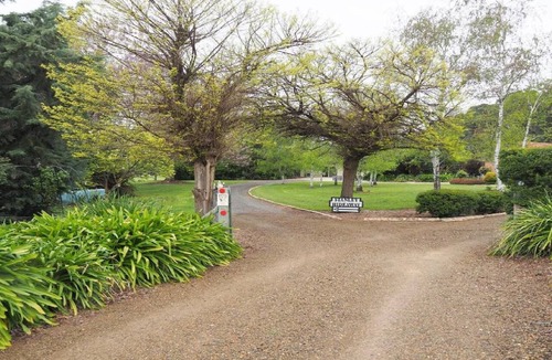 Stanley Cottage | Stanley Hideaway - peaceful and pet friendly