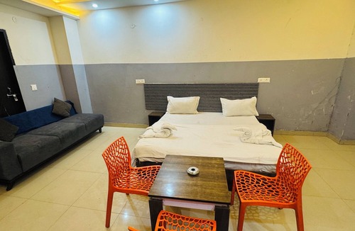 Gurugram Hotel | Starkey Inn