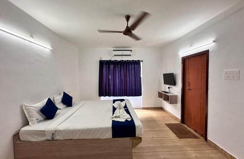 Kottakuppam House | Starlight Hotels SS Grand Swimming Pool