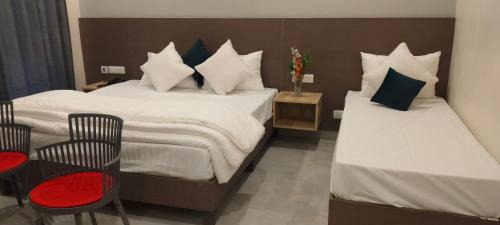 Lansdowne Hotel | Starry Hills Resort
