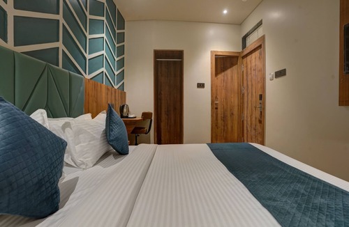 Andheri East Hotel | Starville Hotel
