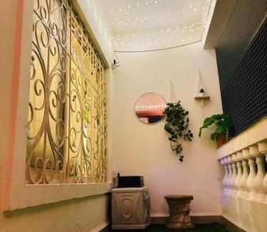 Mazal Waddo Apartment | Stay at Sakhis, 2BHK spacious Flat, 5 mins to Anjuna beach