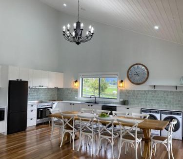 Yallah House | Stay Olive Green