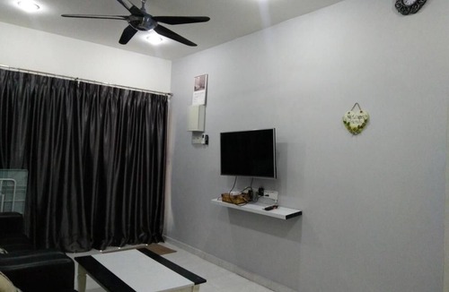 Taman Gadong Perdana House | Stay99 House 2 (1 King & 6 Queen bed)