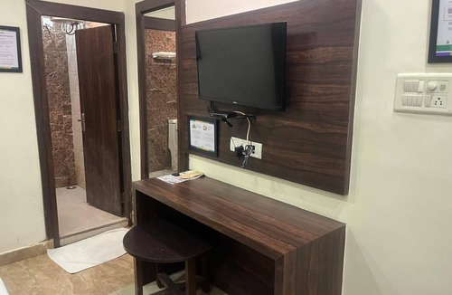 Alambagh Resort | Staylo Masterprice Palace