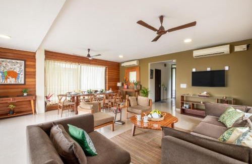 Nerul Villa | Staymaster Exquisite Edge Water Escape 4BR Pool
