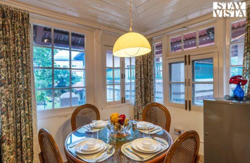 Kasauli Villa | StayVista at Belmont House with Bonfire, Gazebo, Lawn