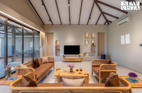 Nashik Villa | StayVista at Bohemian with Infinity Pool, Lawn