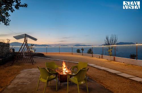 Lansdowne Hotel | StayVista at Hill Top Heaven with BBQ & Bonfire