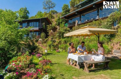 Kumarhatti Villa | StayVista at Leopard's Haus with BBQ & Bonfire