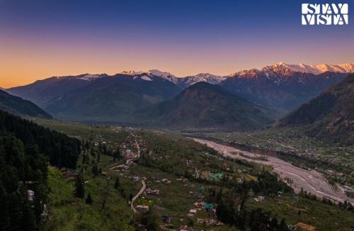Naggar Villa | StayVista at Nivara with Bonfire, Mountain View