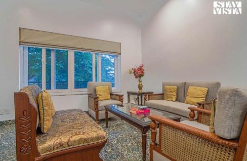 The Mall Road Villa | StayVista at Pineview @ Albert Estate