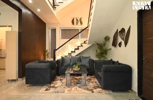 Amer Villa | StayVista at The Farm 15 with Pool, Lawn & Scenic View near NIMS & Amity University Jaipur