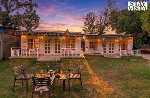 Gurugram Villa | StayVista at The Ivory Courtyard with Pool & BBQ
