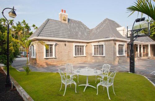 Kozhikode Villa | StayVista at The Stone Villa with Basketball Court