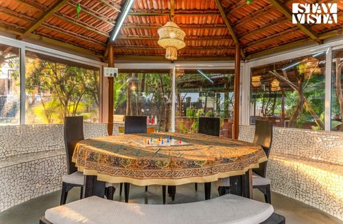 Jawhar Villa | StayVista at Villa Papillon with Pool, Bonfire