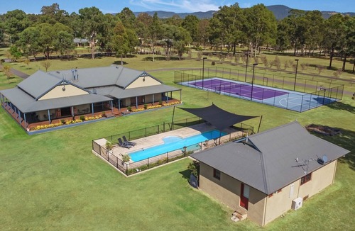 Nulkaba House | Stonegate Estate - Elegant Homestead