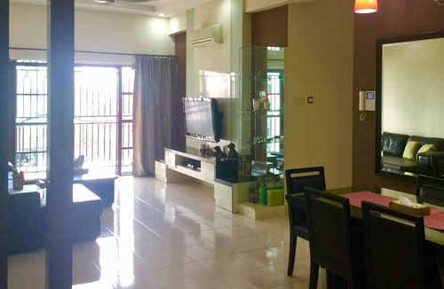 Kuala Lumpur House | Strategic and Convenient, near SOLARIS Mont Kiara, PUBLIKA, MATRADE And MITEX.