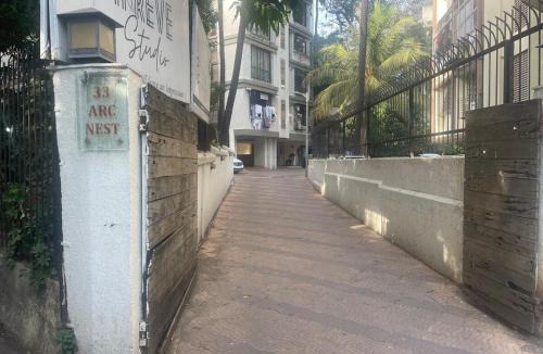 Bandra West Apartment | Studio 105 Bhamala House, Near Boojee cafe, Kantwadi, Bandra West