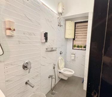 Bandra West Apartment | Studio 105 Bhamala House, Near Boojee cafe, Kantwadi, Bandra West