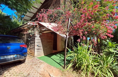 Cayenne Apartment | Studio close to Bourda beach, in a quiet, leafy setting.