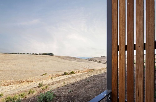 Carrickalinga Apartment | Studio on Forktree – Modern Coastal Retreat
