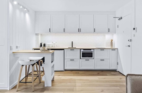 Bondi Junction Apartment | Studio4: Bondi Chic Interiors with Rooftop Pool