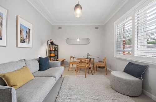 Balgowlah Apartment | Stunning Art Deco 2BR Apartment Balgowlah