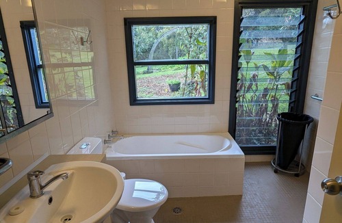 Elands Other | Stunning Escarpment Perch, stylish and spacious, Ellenborough Falls near by!