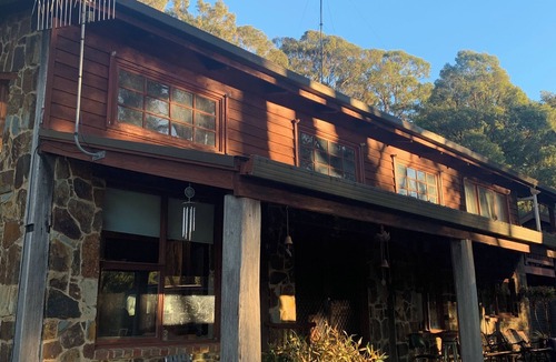 Taggerty Cabin | Stunning Soulful Rustic Retreat in acres of native bushland. Pet friendly