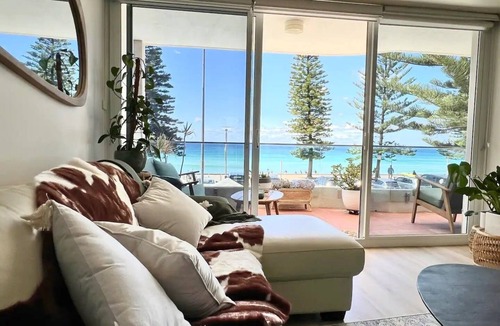 Manly Apartment | Stunning, uninterrupted views of beach & surf