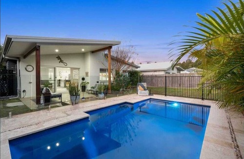 Sapphire Beach House | Stylish Coastal retreat with a short walk to the beach