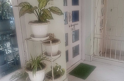 Lake Town Apartment | Stylish, Cozy 1-bedroom apartment suite in Kolkata near International Airport