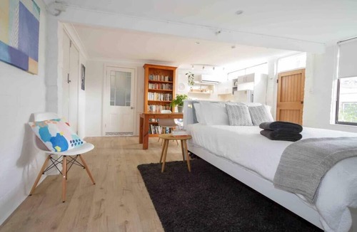 Annandale House | Stylish Studio in Heart of Annandale Village