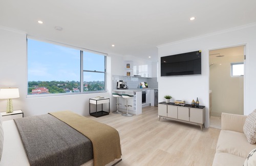 Mosman Apartment | Stylish Top-Floor Studio with Scenic Mosman Bay & Sydney City Views