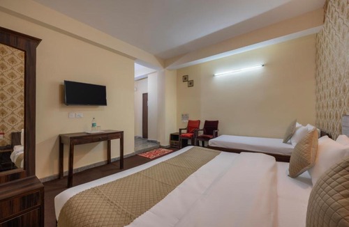 Fagu Hotel | Suhana Suffer l Lift l Parking