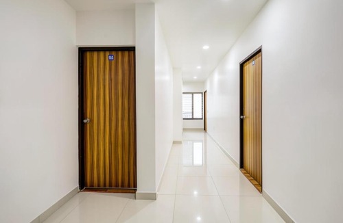 Kolar Road Hotel | SUKH PALACE