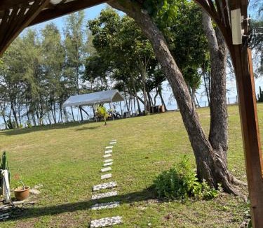 Setiu Bed & Breakfast | Summerland Seaside Villa